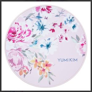 Yumi Kim Wireless Charging Pad